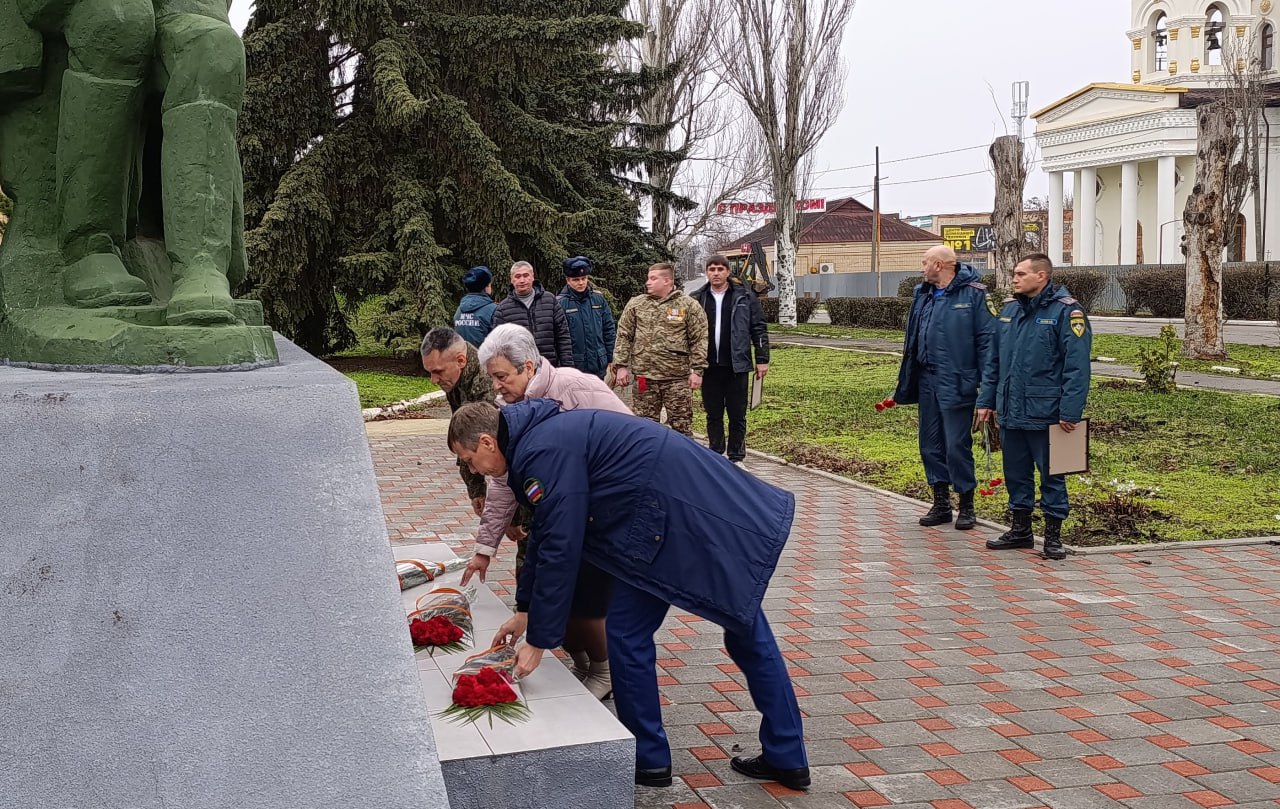 В Старобешевском районном центре культуры и досуга им. П. Н. Ангелиной состоялось торжественное мероприятие, посвященное Дню Героев Отечества, в котором приняли участие первый заместитель главы Администрации Старобешевского... В Старобешевском районном центре культуры и досуга им. П. Н. Ангелиной состоялось торжественное мероприятие, посвященное Дню Героев Отечества, в котором приняли участие первый заместитель главы Администрации Старобешевского...