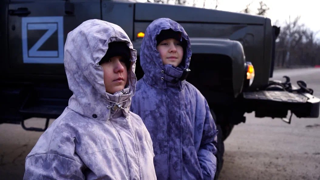 Никто не забыт: в городах ДНР прошли праздничные мероприятия в честь Героев Отечества Никто не забыт: в городах ДНР прошли праздничные мероприятия в честь Героев Отечества