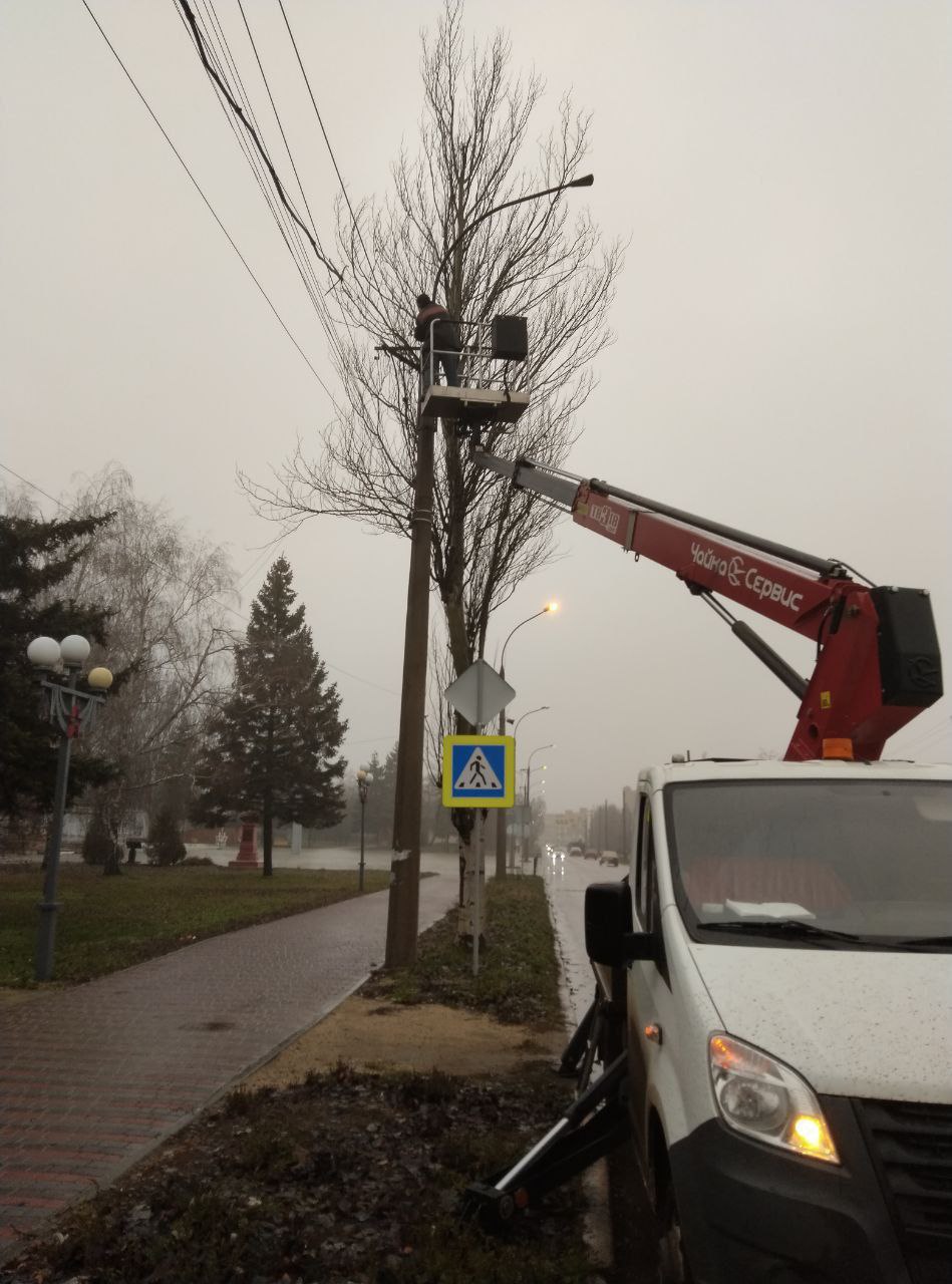 Александр Пеняев: С заботой об округе.. На 09.12.2025 г. сотрудниками МУП "ЭКОС" выполнены следующие виды работ: Отсыпка асфальтным срезом по улице Чапаева Сбор листвы и смёта ул. Скрыпника Восстановление наружного... Александр Пеняев: С заботой об округе.. На 09.12.2025 г. сотрудниками МУП "ЭКОС" выполнены следующие виды работ: Отсыпка асфальтным срезом по улице Чапаева Сбор листвы и смёта ул. Скрыпника Восстановление наружного...