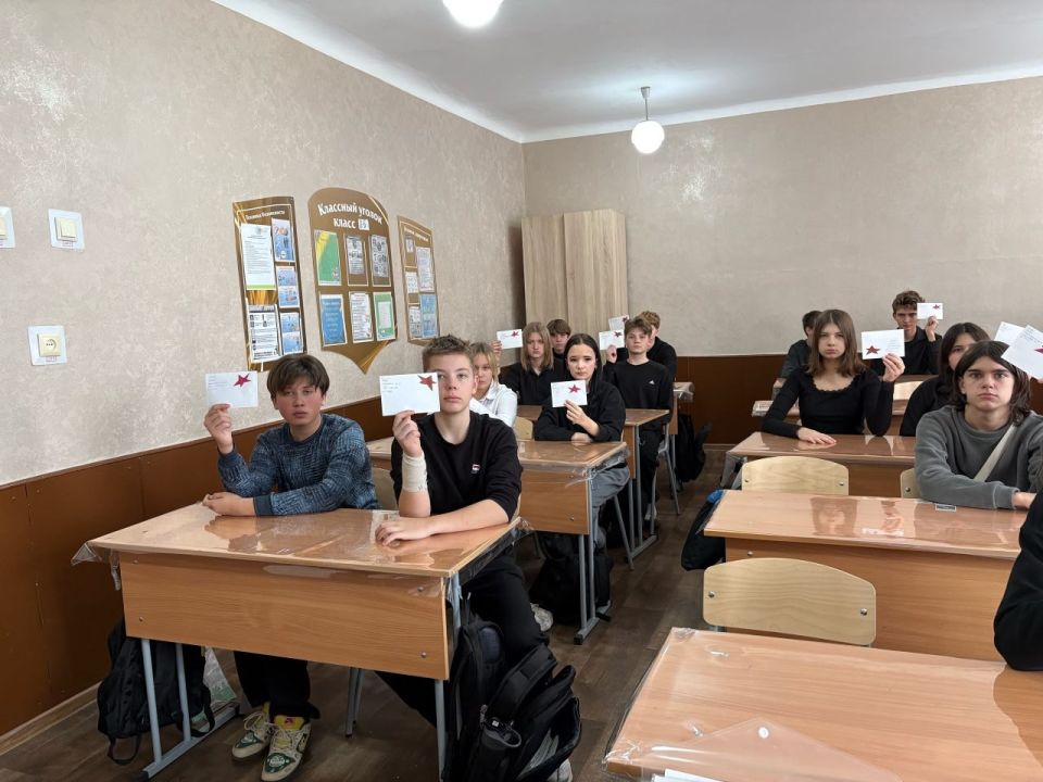 Юные жители Ждановки выразили поддержку военнослужащим Юные жители Ждановки выразили поддержку военнослужащим