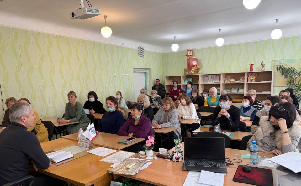 Сегодня, 10 декабря провёл встречу с трудовым коллективом ГБОУ «Школа № 151 г. о. Донецк» Сегодня, 10 декабря провёл встречу с трудовым коллективом ГБОУ «Школа № 151 г. о. Донецк»