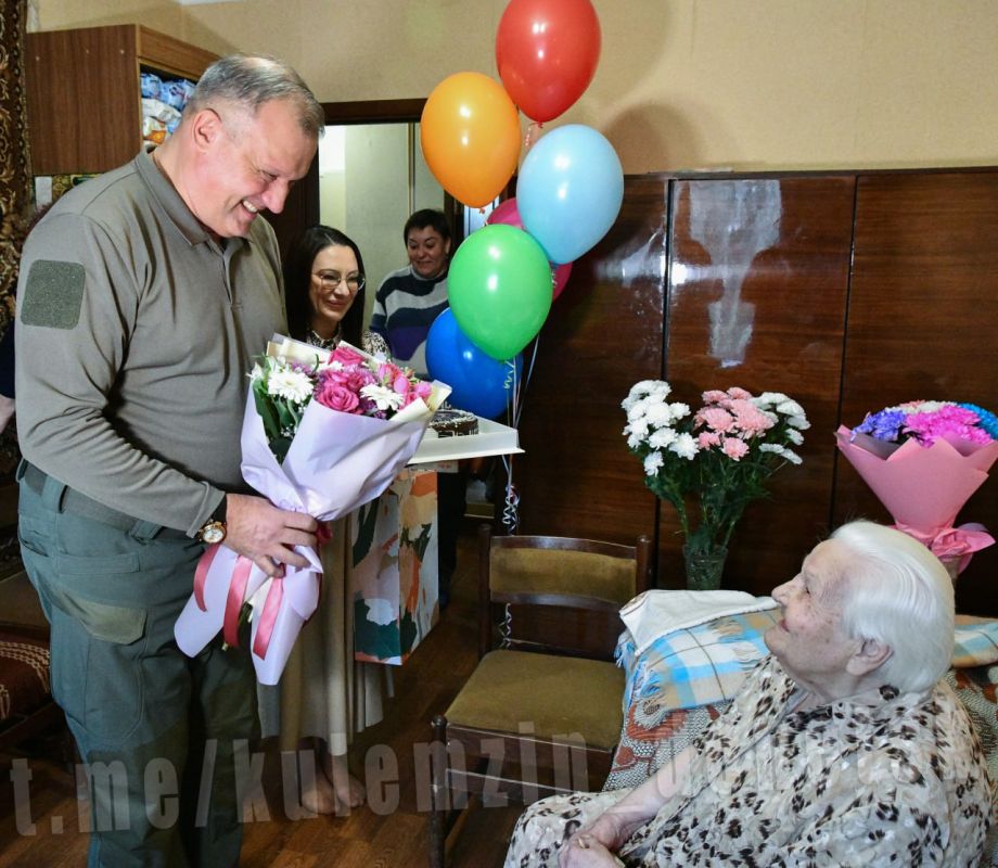 Алексей Кулемзин: Со 100-летним юбилеем поздравил жительницу Ленинского района Татьяну Яковлевну Белянскую Алексей Кулемзин: Со 100-летним юбилеем поздравил жительницу Ленинского района Татьяну Яковлевну Белянскую