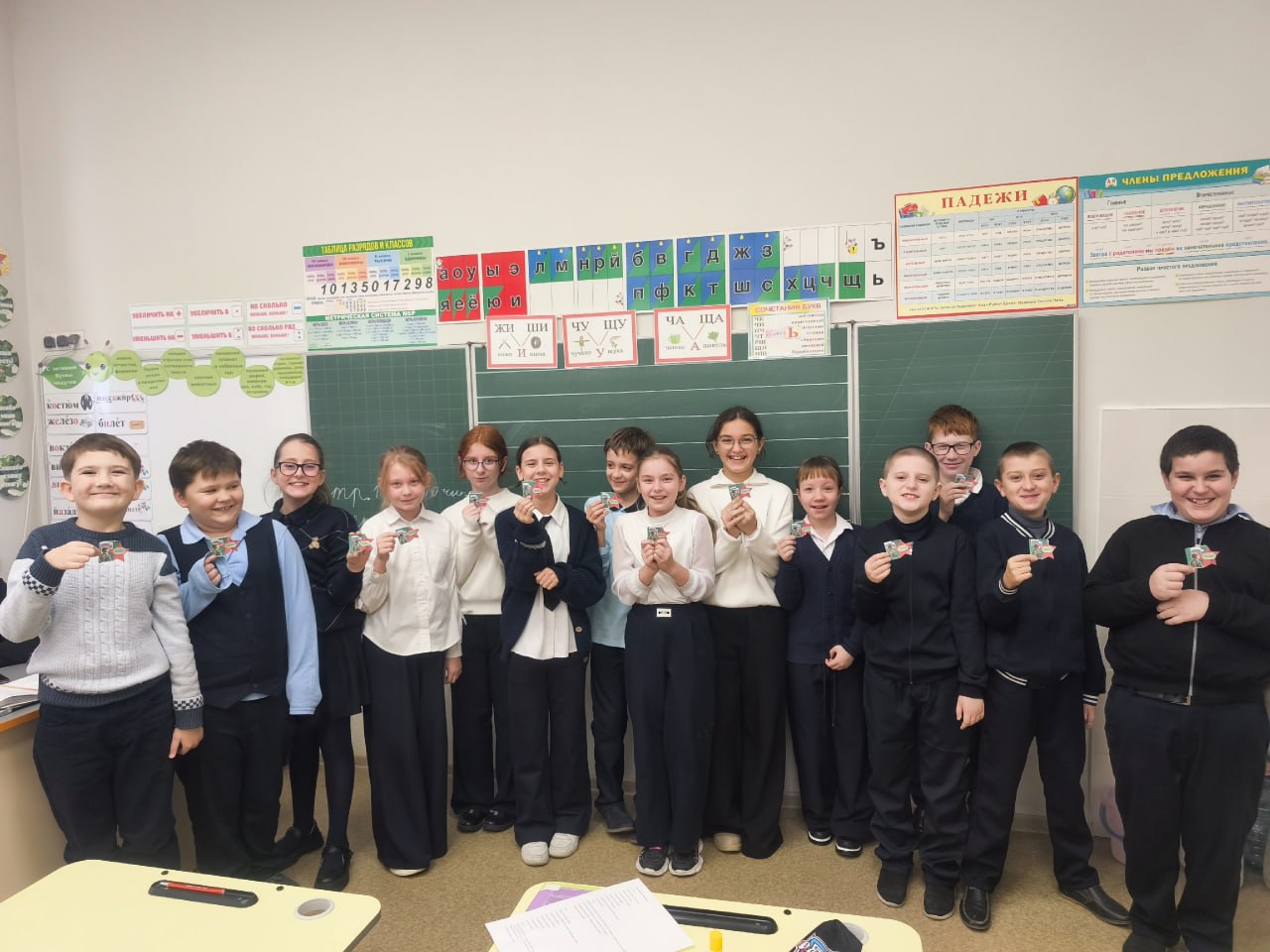 В рамках проекта «Историческая память» школьники создали талисманы для военнослужащих ко Дню Героев Отечества