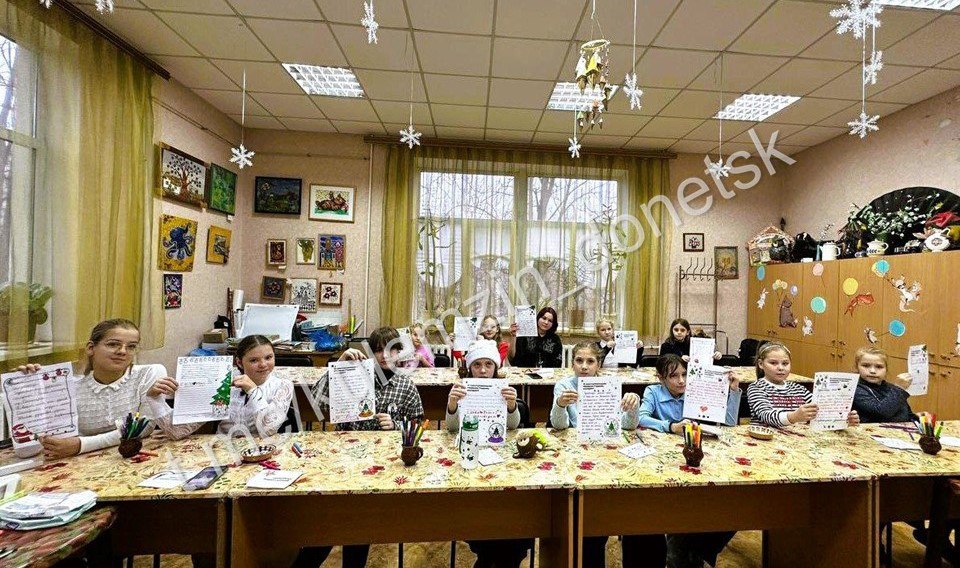 В Ворошиловском внутригородском районе прошёл творческий мастер-класс для детей «Центра детского и юношеского творчества Ворошиловского района» В Ворошиловском внутригородском районе прошёл творческий мастер-класс для детей «Центра детского и юношеского творчества Ворошиловского района»