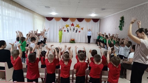 Малыши Ждановки приняли участие в спортивном развлечении