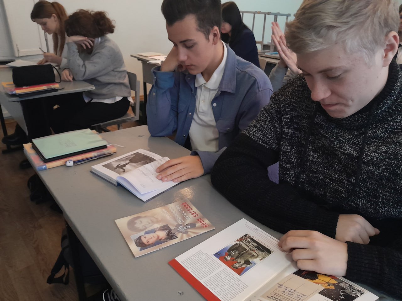 Гордимся славою героев. 9 декабря Россия отмечает День Героев Отечества Гордимся славою героев. 9 декабря Россия отмечает День Героев Отечества