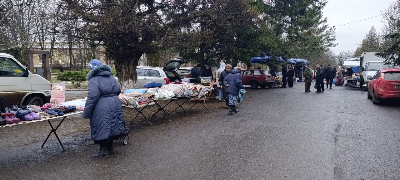 В посёлке Старобешево прошла торговая выездная ярмарка В посёлке Старобешево прошла торговая выездная ярмарка