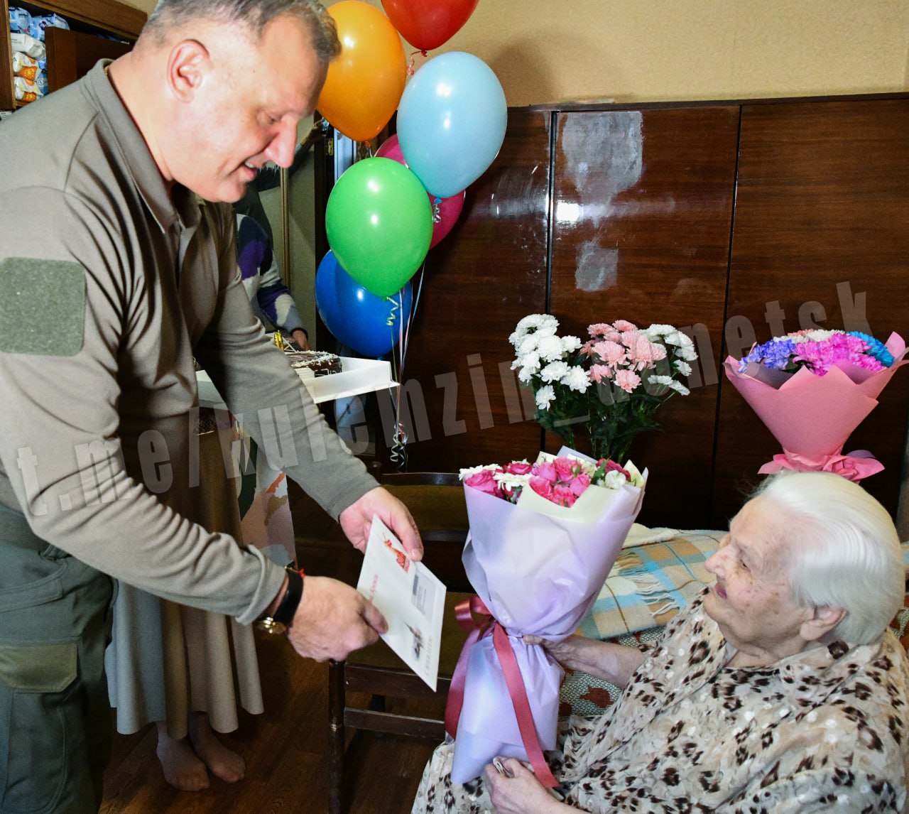 Алексей Кулемзин: Со 100-летним юбилеем поздравил жительницу Ленинского района Татьяну Яковлевну Белянскую Алексей Кулемзин: Со 100-летним юбилеем поздравил жительницу Ленинского района Татьяну Яковлевну Белянскую