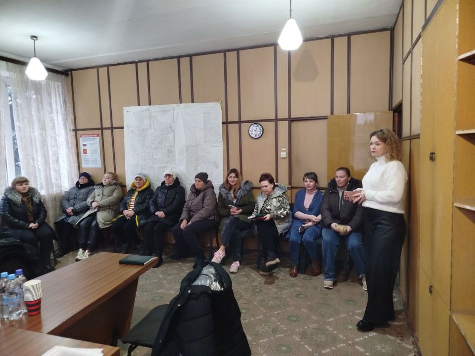 Заместитель главы администрации Старобешевского муниципального округа Михаил Ольмезов провел сход граждан села Марьяновка, где были рассмотрены ключевые вопросы жизнеобеспечения населенного пункта Заместитель главы администрации Старобешевского муниципального округа Михаил Ольмезов провел сход граждан села Марьяновка, где были рассмотрены ключевые вопросы жизнеобеспечения населенного пункта