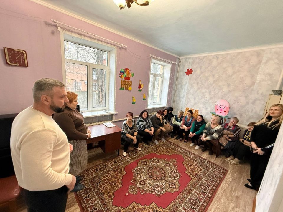Депутаты Народного Совета продолжают встречи с трудовыми коллективами и прием граждан во всей Республике Депутаты Народного Совета продолжают встречи с трудовыми коллективами и прием граждан во всей Республике