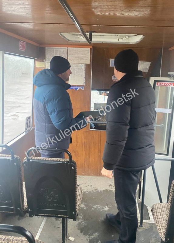 Алексей Кулемзин: Во исполнение поручения Главы ДНР Дениса Пушилина сотрудники администрации г.о. Донецк совместно со специалистами предприятия «Донэлектроавтотранс» продолжают мониторинг состояния пассажирского транспорта Алексей Кулемзин: Во исполнение поручения Главы ДНР Дениса Пушилина сотрудники администрации г.о. Донецк совместно со специалистами предприятия «Донэлектроавтотранс» продолжают мониторинг состояния пассажирского транспорта