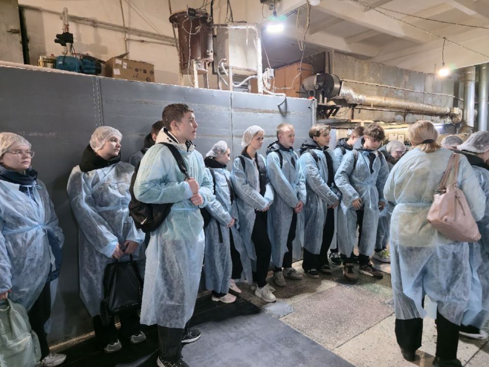 В Донецке прошла профориентационная экскурсия на предприятии В Донецке прошла профориентационная экскурсия на предприятии