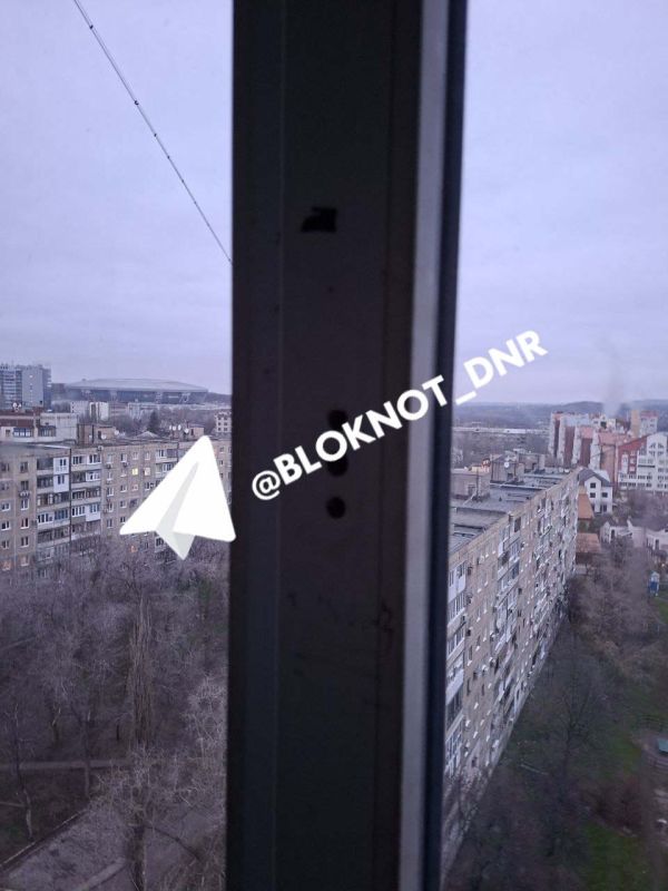 Дом в центре Донецка превратился в помойку, его атакуют полчища крыс, УК бездействует Дом в центре Донецка превратился в помойку, его атакуют полчища крыс, УК бездействует