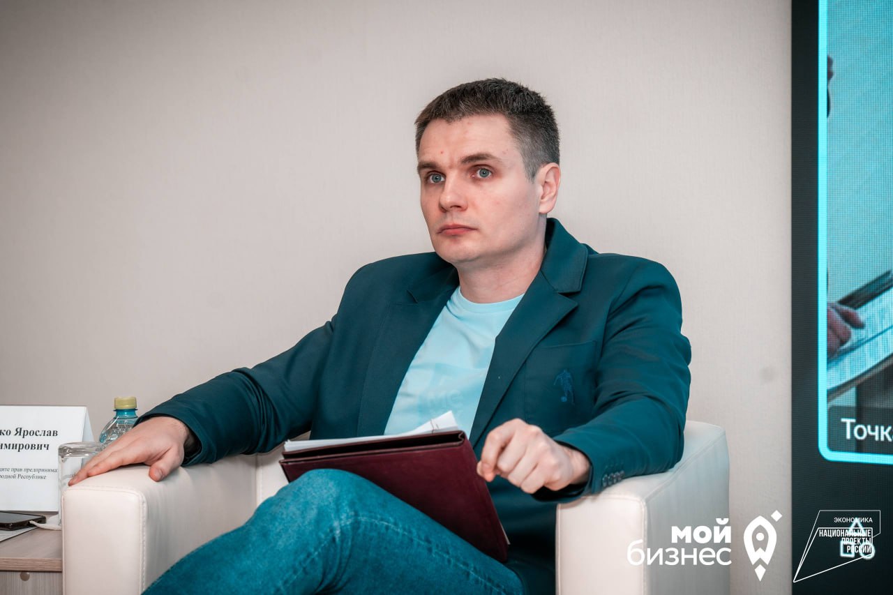 Вице-премьер Артем Крамаренко принял участие во встрече с омбудсменом по защите прав предпринимателей в ДНР Ярославом Бережко и представителями ключевых отраслей экономики региона Вице-премьер Артем Крамаренко принял участие во встрече с омбудсменом по защите прав предпринимателей в ДНР Ярославом Бережко и представителями ключевых отраслей экономики региона