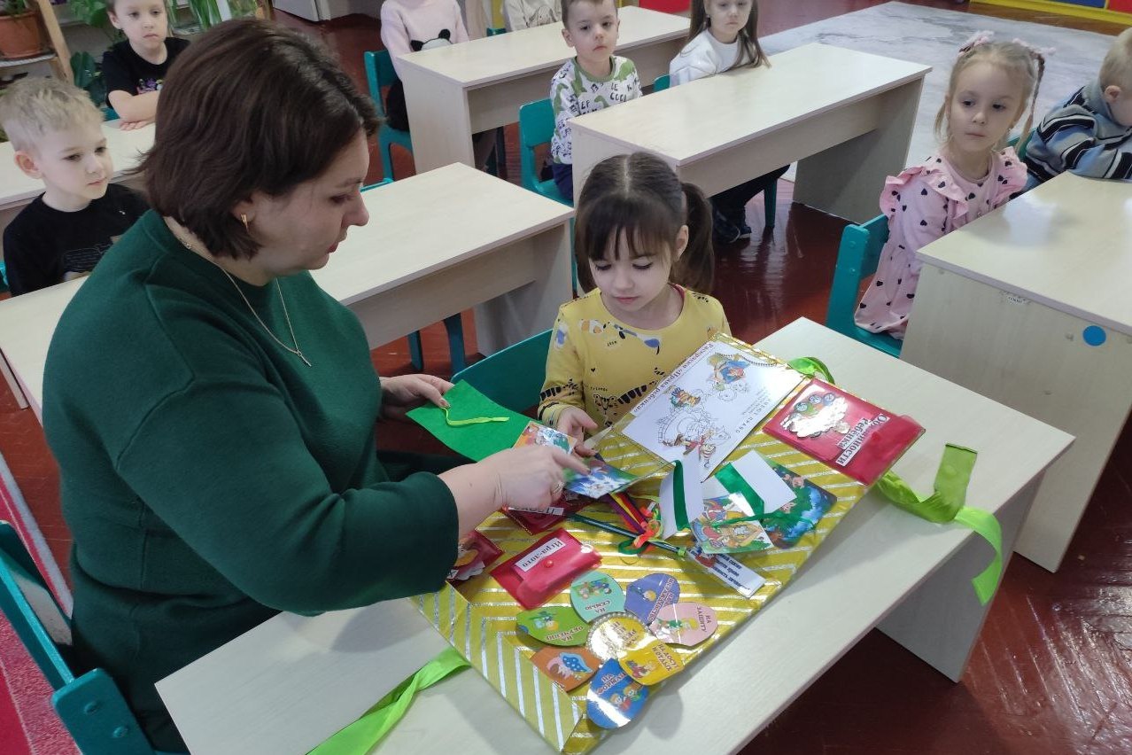 День прав человека. Ежегодно 10 декабря мировое сообщество отмечает День прав человека – дату, знаменующую собой принятие Всеобщей декларации прав человека в 1948 году День прав человека. Ежегодно 10 декабря мировое сообщество отмечает День прав человека – дату, знаменующую собой принятие Всеобщей декларации прав человека в 1948 году