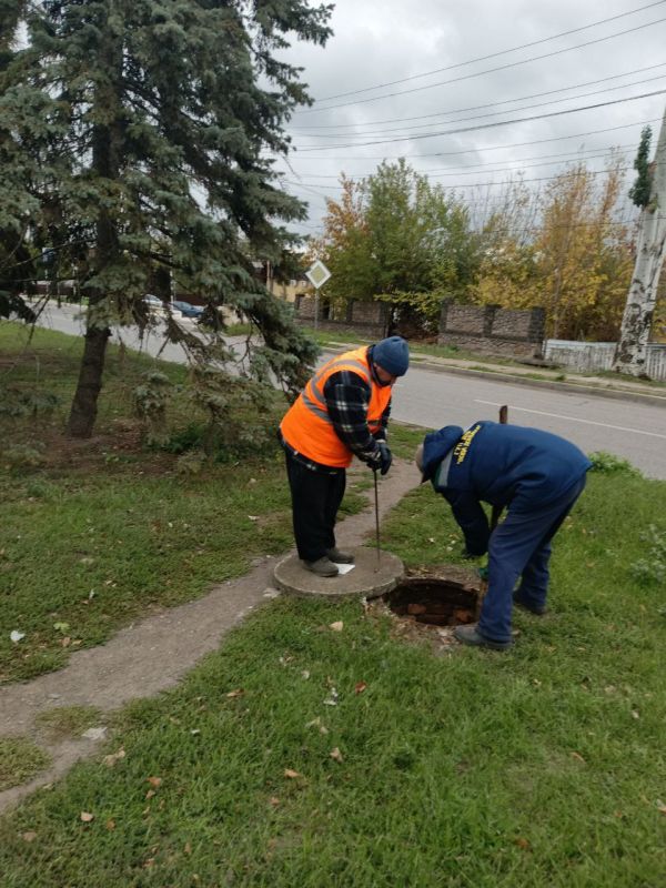 Службой водоотведения Тельмановского района "Вода Донбасса" совместно с шеф-регионом Свердловской области выполнили аварийные работы: Службой водоотведения Тельмановского района "Вода Донбасса" совместно с шеф-регионом Свердловской области выполнили аварийные работы: