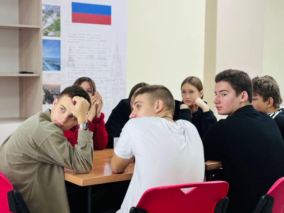 Для учеников 11 классов Волновахской школы № 5 сегодняшний день начался с хорошего настроения Для учеников 11 классов Волновахской школы № 5 сегодняшний день начался с хорошего настроения