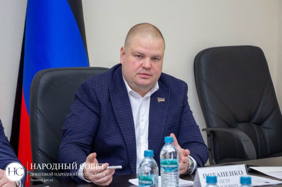В Народном Совете продолжают совершенствовать законодательную инициативу, связанную с работой СЭЗ В Народном Совете продолжают совершенствовать законодательную инициативу, связанную с работой СЭЗ