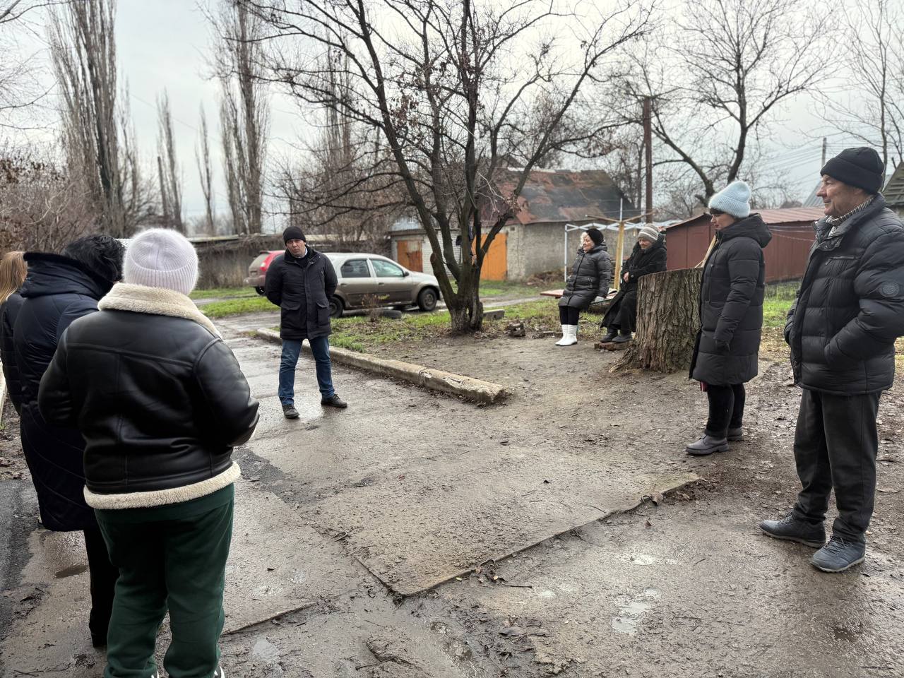 Сегодня, 10 декабря, в рамках проекта «Управдом» ВПП «ЕДИНАЯ РОССИЯ», состоялась встреча с жителями улицы Спортивная г. Моспино Сегодня, 10 декабря, в рамках проекта «Управдом» ВПП «ЕДИНАЯ РОССИЯ», состоялась встреча с жителями улицы Спортивная г. Моспино