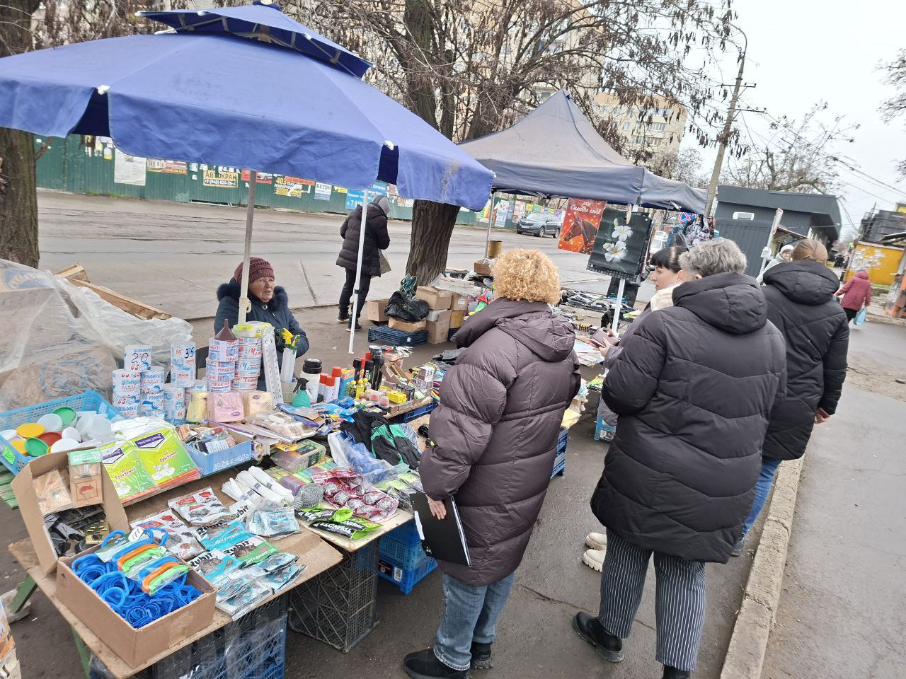 В рамках работы Административной комиссии на территории Ильичевского района прошло мероприятие по пресечению несанкционированной торговли В рамках работы Административной комиссии на территории Ильичевского района прошло мероприятие по пресечению несанкционированной торговли