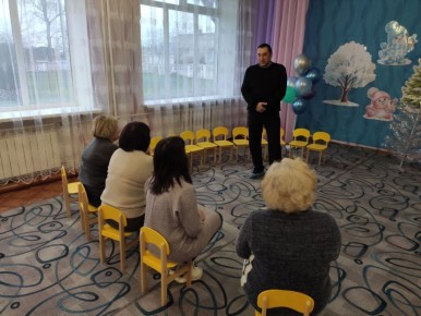Сегодня заместитель главы Администрации Володарского муниципального округа Якименко А. В. провел встречу с трудовым коллективом ГКДОУ «Тополинский детский сад «Тополек» Володарского м.о.»