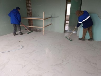 Подмосковные строители продолжают капремонт в Центральной районной больнице в пгт Тельманово