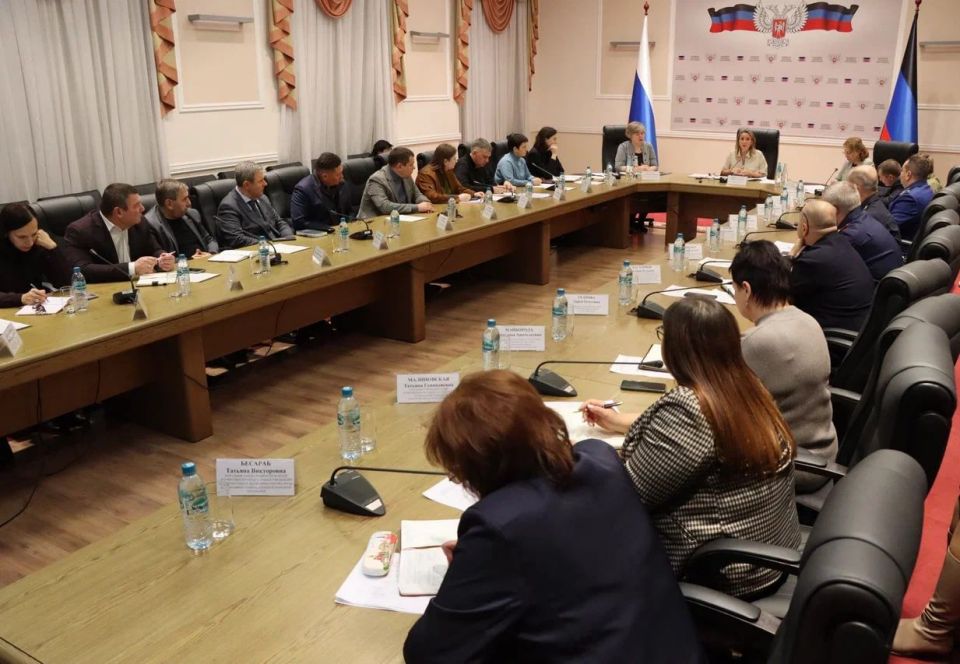Лариса Толстыкина: На совещании с Уполномоченным при Президенте РФ по правам ребенка Марией Алексеевной Львовой-Беловой в Донецке обсудили результаты работы Всероссийской инспекции системы профилактики социального сиротства... Лариса Толстыкина: На совещании с Уполномоченным при Президенте РФ по правам ребенка Марией Алексеевной Львовой-Беловой в Донецке обсудили результаты работы Всероссийской инспекции системы профилактики социального сиротства...