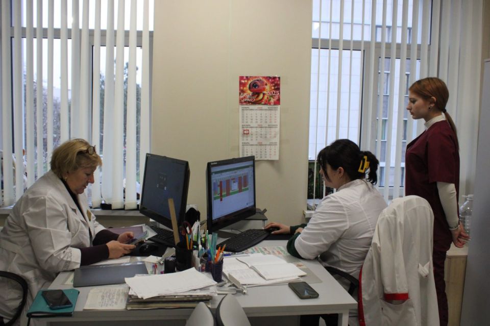Из каких городов врачи приехали жить и работать в Мариуполь? Из каких городов врачи приехали жить и работать в Мариуполь?