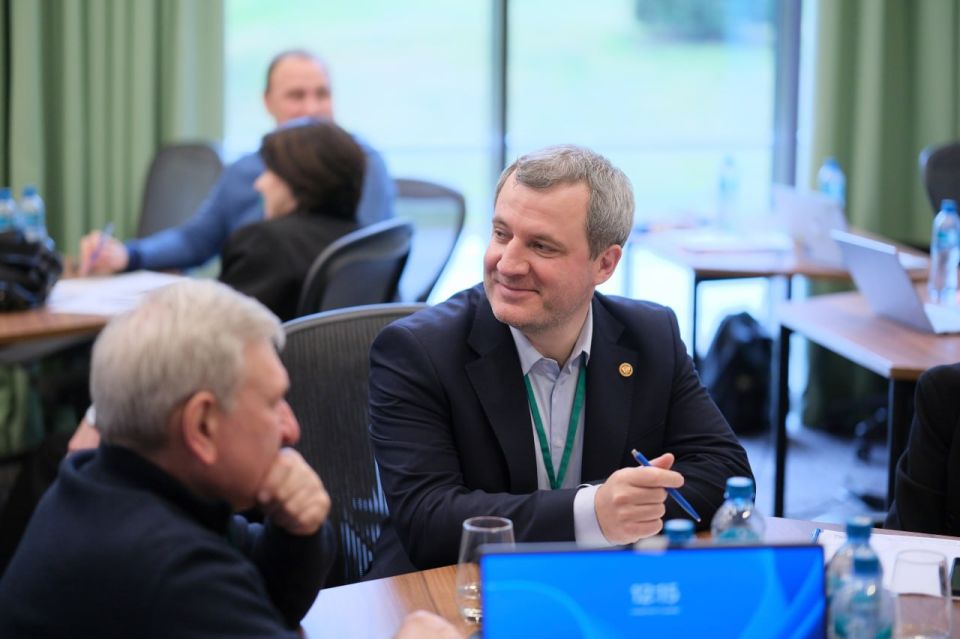 Главы округов Донецкой Народной Республики прошли обучение в «СберУниверситете», организованное Ассоциацией «Совет муниципальных образований ДНР» Главы округов Донецкой Народной Республики прошли обучение в «СберУниверситете», организованное Ассоциацией «Совет муниципальных образований ДНР»