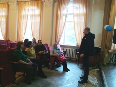 Врио начальника Старобешевского территориального отдела Администрации Старобешевского муниципального округа Александр Асланов провел встречу с трудовым коллективом МБУДО «Старобешевская детская школа искусств»