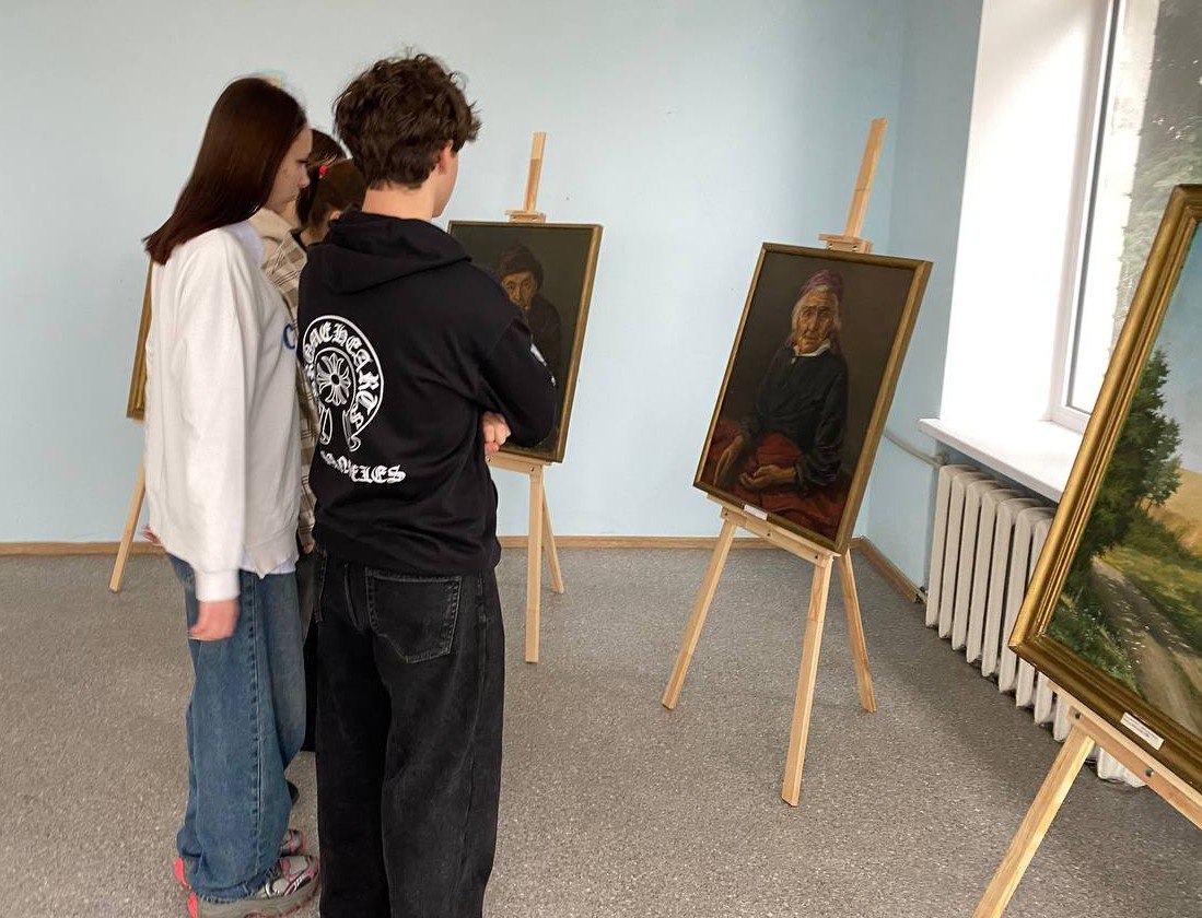 9 декабря в рамках проекта «Я учусь в музее» сотрудники городского музея для участников клуба «Патриот» учащихся 11-го класса ГБОУ «Школа №3 г.о. Дебальцево» провели урок профориентации «На пути к музейным профессиям» 9 декабря в рамках проекта «Я учусь в музее» сотрудники городского музея для участников клуба «Патриот» учащихся 11-го класса ГБОУ «Школа №3 г.о. Дебальцево» провели урок профориентации «На пути к музейным профессиям»