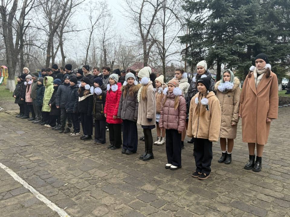 В ГБОУ «Школа № 152 имени Героев - Десантников г.о. Донецк»состоялось торжественное мероприятие, посвященное присвоению школе имени Героев-Десантников В ГБОУ «Школа № 152 имени Героев - Десантников г.о. Донецк»состоялось торжественное мероприятие, посвященное присвоению школе имени Героев-Десантников