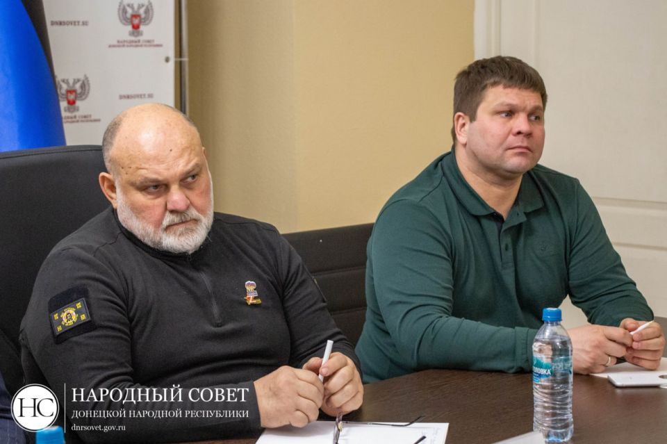 В Народном Совете обсудили вопросы поддержки членов семей участников СВО В Народном Совете обсудили вопросы поддержки членов семей участников СВО