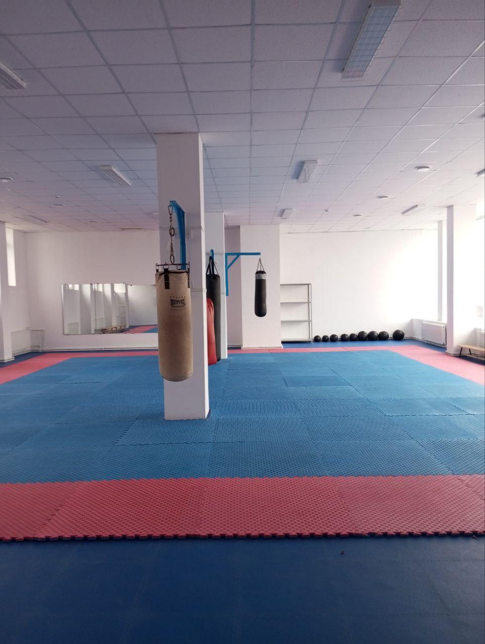 Восстановлен спортклуб «Приазовье» на улице Курчатова в г. Мариуполе Восстановлен спортклуб «Приазовье» на улице Курчатова в г. Мариуполе