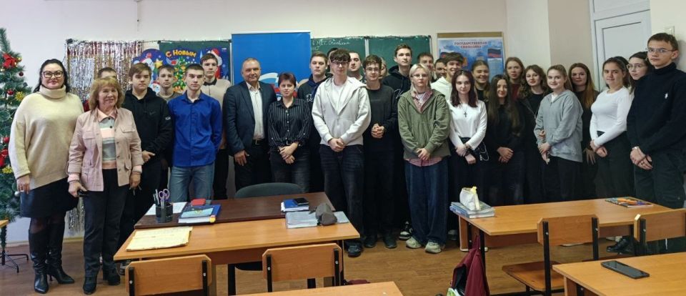 Наталья Бегуненко: Сегодня в Петровском районе в рамках реализации проекта «Моя карьера» партии «Единая Россия» состоялась встреча депутата Донецкого городского совета Константина Перкова и управляющего делами Управы... Наталья Бегуненко: Сегодня в Петровском районе в рамках реализации проекта «Моя карьера» партии «Единая Россия» состоялась встреча депутата Донецкого городского совета Константина Перкова и управляющего делами Управы...