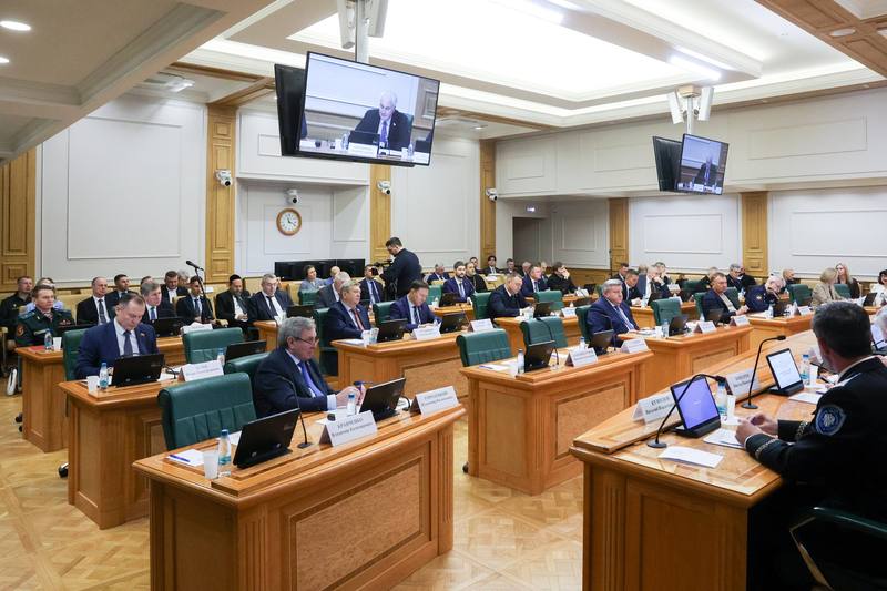 Александр Волошин: #работа_в_СФ. Сегодня в Совете Федерации под председательством заместителя Председателя СФ, Героя России Юрия Леонидовича Воробьёва состоялось заседание Совета по военно-патриотическому воспитанию граждан Александр Волошин: #работа_в_СФ. Сегодня в Совете Федерации под председательством заместителя Председателя СФ, Героя России Юрия Леонидовича Воробьёва состоялось заседание Совета по военно-патриотическому воспитанию граждан