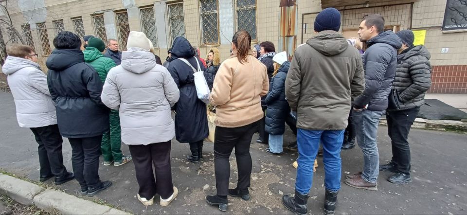 Валентин Левченко: Заместитель главы администрации городского округа Донецк Тимур Артеменко провел сегодня встречу с сотрудниками клиентской службы Социального фонда России в Киевском районе г. Донецка Валентин Левченко: Заместитель главы администрации городского округа Донецк Тимур Артеменко провел сегодня встречу с сотрудниками клиентской службы Социального фонда России в Киевском районе г. Донецка