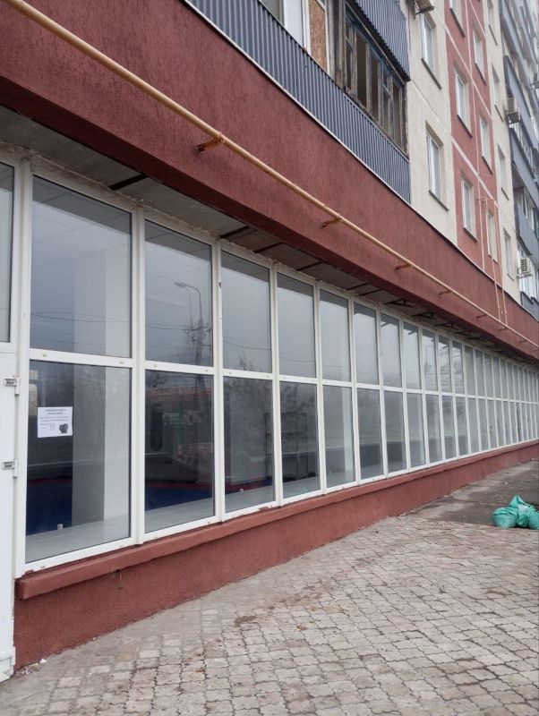 Восстановлен спортклуб «Приазовье» на улице Курчатова в г. Мариуполе Восстановлен спортклуб «Приазовье» на улице Курчатова в г. Мариуполе
