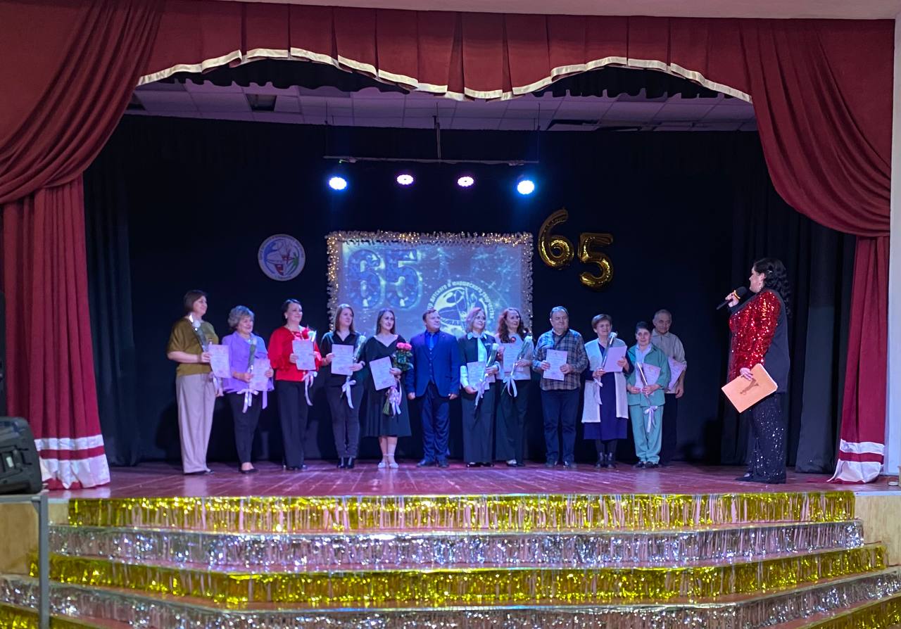 Евгений Поплавский: Сегодня я окунулся в атмосферу настоящего праздника — побывал на юбилейном концерте, посвященном 65-летию Харцызского центра детского и юношеского творчества Евгений Поплавский: Сегодня я окунулся в атмосферу настоящего праздника — побывал на юбилейном концерте, посвященном 65-летию Харцызского центра детского и юношеского творчества