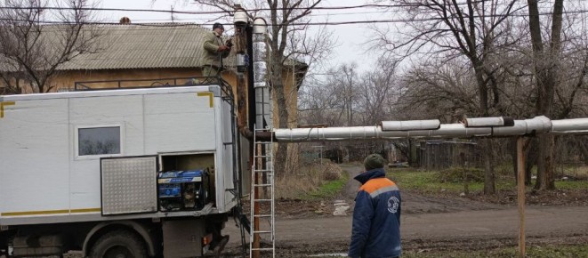 В Петровском районе Донецка бригада филиала «Донецктеплосеть» провела аварийно-восстановительные работы на теплотрассе