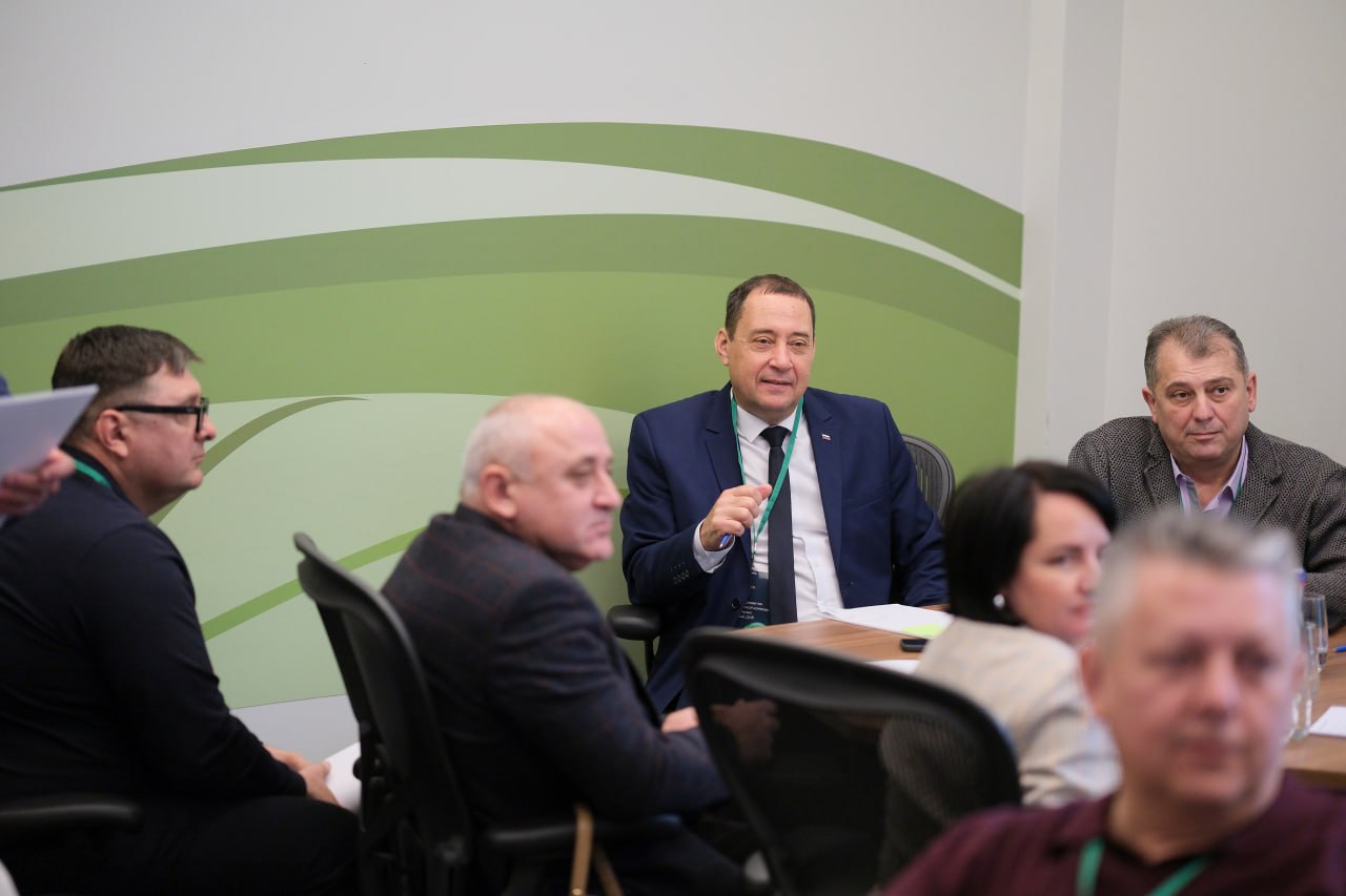 Главы округов региона прошли обучение, организованное Советом муниципальных образований ДНР Главы округов региона прошли обучение, организованное Советом муниципальных образований ДНР