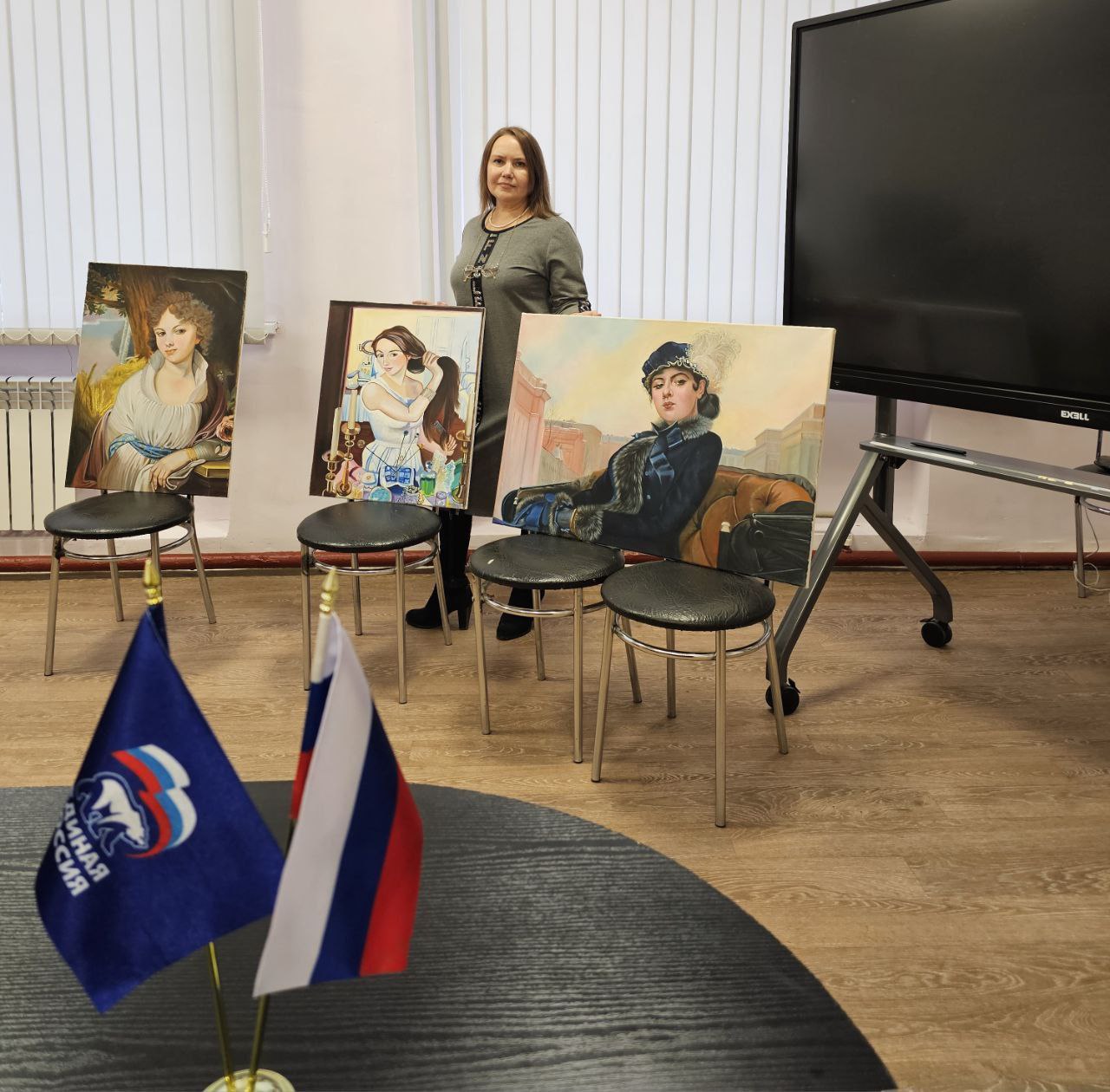 Встреча с прекрасным: художница Наталья Майборода поделилась секретами мастерства с учениками первой школы Ясиноватой! Встреча с прекрасным: художница Наталья Майборода поделилась секретами мастерства с учениками первой школы Ясиноватой!