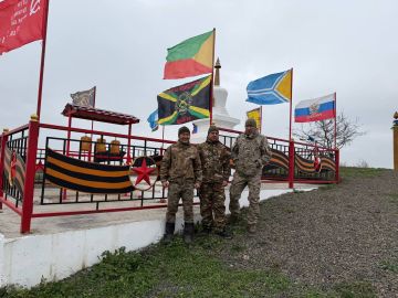 Поддерживает моральный дух бойцов: в Мангуше восстановили разрушенный вандалами субурган