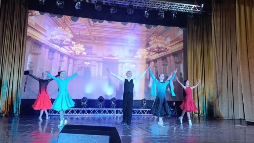 В Снежном прошёл концерт ко Дню Героев Отечества