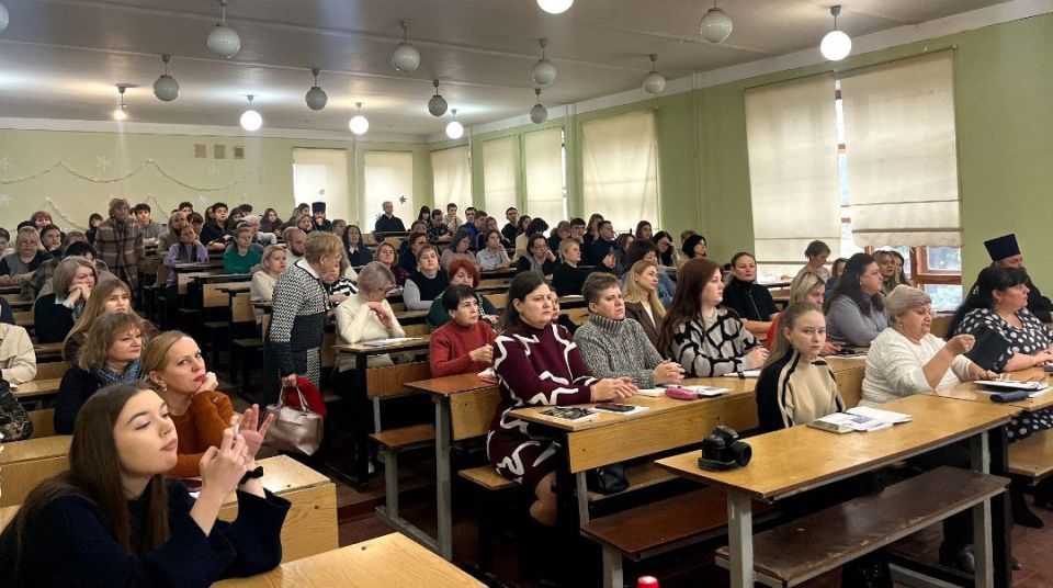 Донецкая епархия выступила инициатором широкого обсуждения проблемы сквернословия в обществе: в Донецке и Макеевке прошли масштабные форумы с участием представителей традиционных конфессий, науки и молодёжи Донецкая епархия выступила инициатором широкого обсуждения проблемы сквернословия в обществе: в Донецке и Макеевке прошли масштабные форумы с участием представителей традиционных конфессий, науки и молодёжи