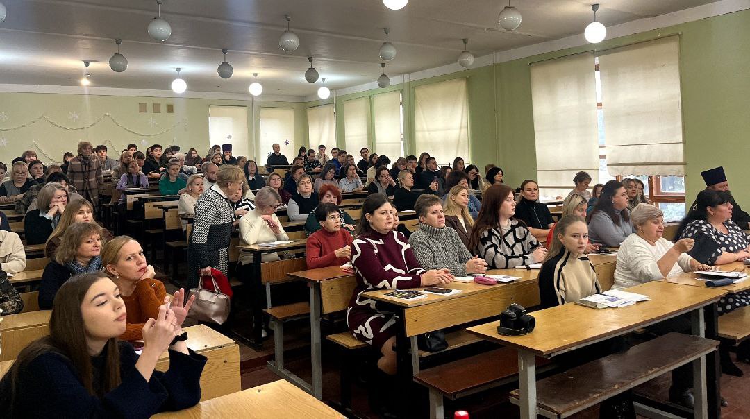 Донецкая епархия выступила инициатором широкого обсуждения проблемы сквернословия в обществе: в Донецке и Макеевке прошли масштабные форумы с участием представителей традиционных конфессий, науки и молодёжи Донецкая епархия выступила инициатором широкого обсуждения проблемы сквернословия в обществе: в Донецке и Макеевке прошли масштабные форумы с участием представителей традиционных конфессий, науки и молодёжи