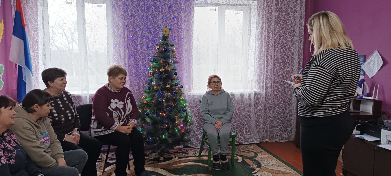 Сегодня состоялась встреча Управляющего делами Администрации Тельмановского округа с трудовым коллективом детского сада, Ромашка" в селе Богдановка, где были затронуты актуальные вопросы, касающиеся жизнедеятельности...