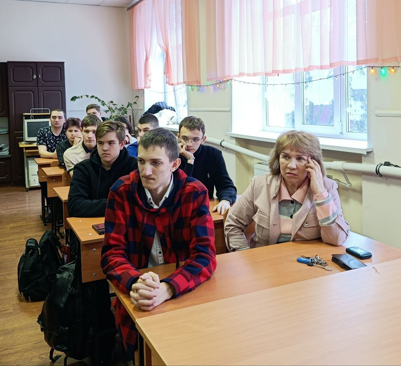 Наталья Бегуненко: Сегодня в Петровском районе в рамках реализации проекта «Моя карьера» партии «Единая Россия» состоялась встреча депутата Донецкого городского совета Константина Перкова и управляющего делами Управы... Наталья Бегуненко: Сегодня в Петровском районе в рамках реализации проекта «Моя карьера» партии «Единая Россия» состоялась встреча депутата Донецкого городского совета Константина Перкова и управляющего делами Управы...