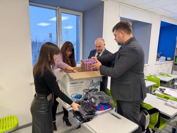 Ребята из Хлебодаровской школы Волновахского округа получат к Новому году три ростовые куклы из Ямала