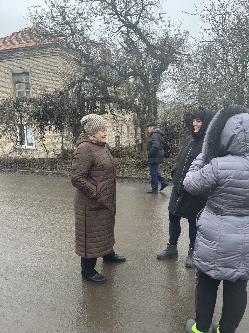 Депутат Иловайского городского совета, Ирина Григорьевна Опихайленко, провела встречу с местными жителями, на которой обсудила важные проблемы нашего округа